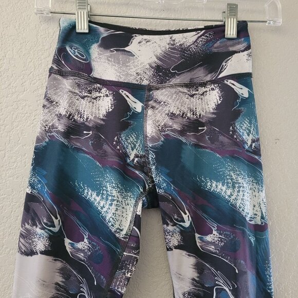 Beyond Yoga Printed Legging Womens Size XS Multicolor Athletic Mid Rise Crop - Picture 2 of 5